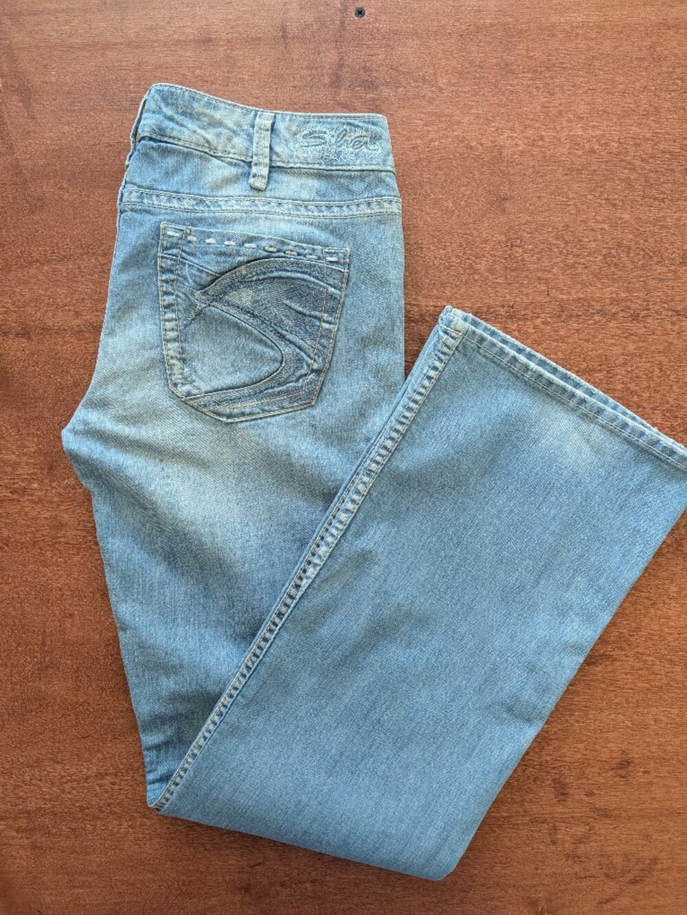 Silver Jeans Tuesday Low Rise Bootcut Embroidered Light Wash Size 10